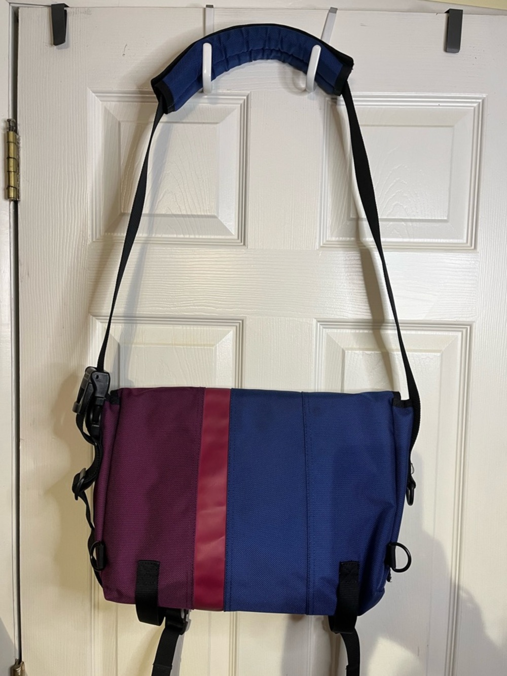 Timbuk2 Navy Blue and Plum Two-Tone Messenger Bag - Picture 2 of 11